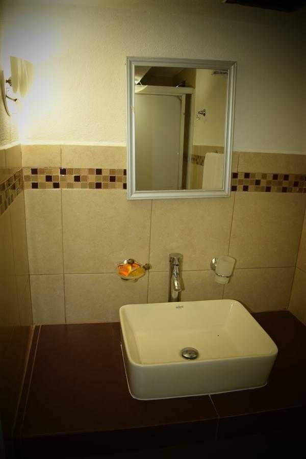 Hotel Real Azteca Zona Piel 2*